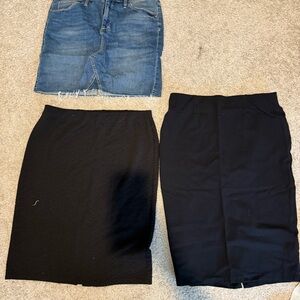 Universal Thread Black Pencil Skirt - Classic Sleek Style